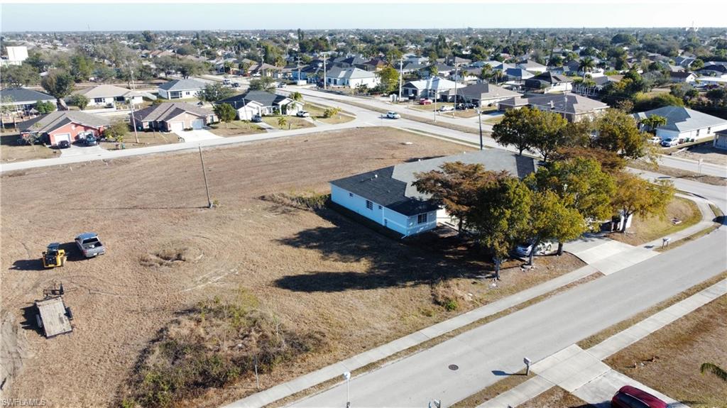 CAPE CORAL - Land