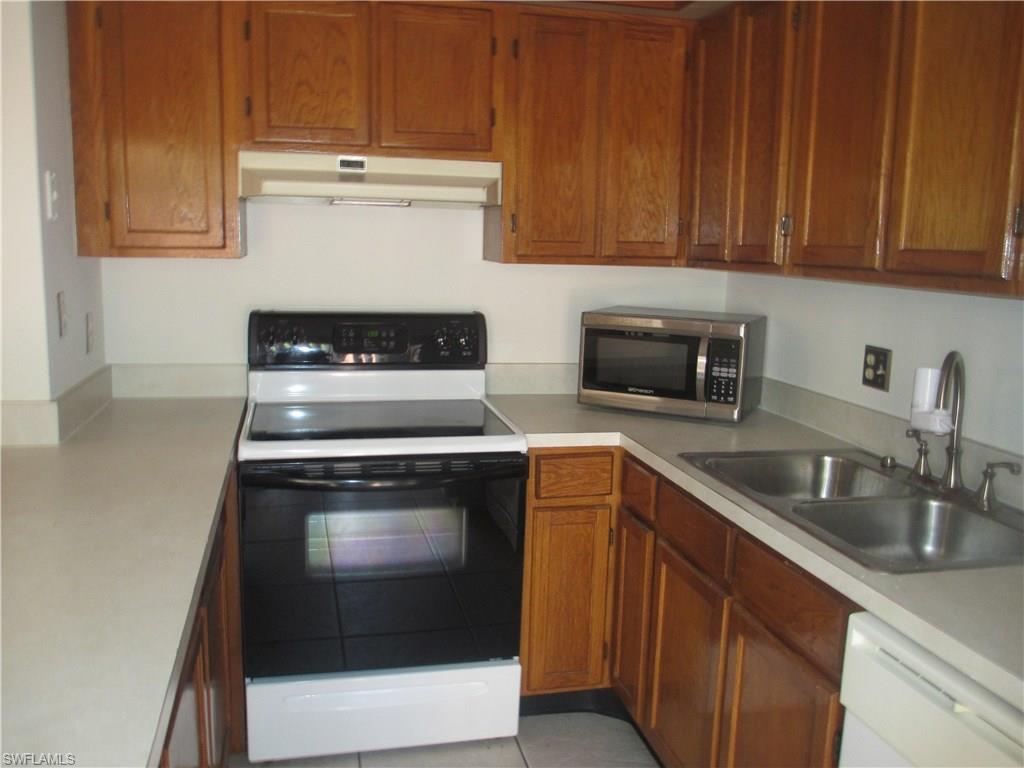 VILLAGE OF CEDARBEND - Residential