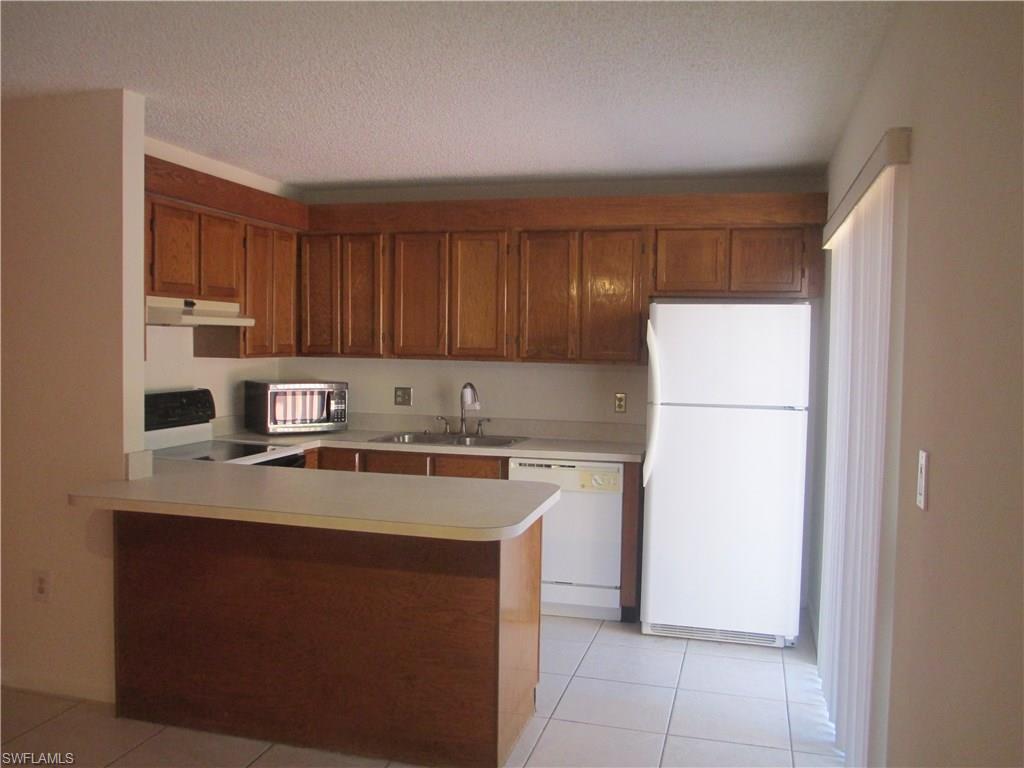 VILLAGE OF CEDARBEND - Residential