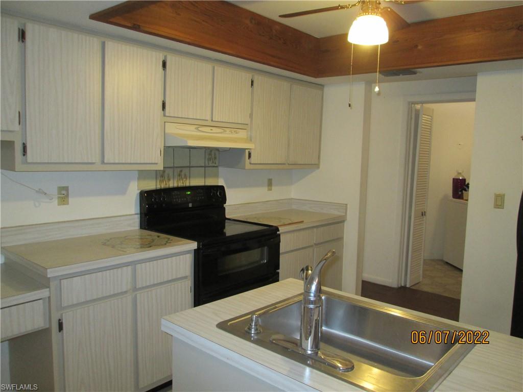 COUNTRY CLUB ESTATES - Residential