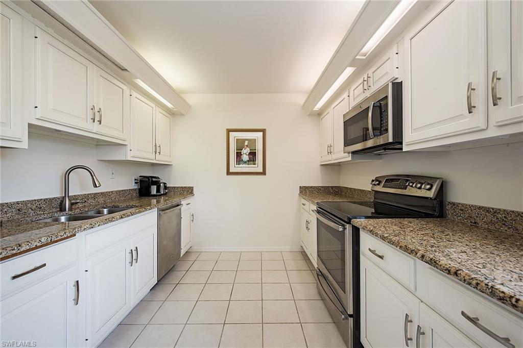 COMMONS AT WYNDEMERE - Residential