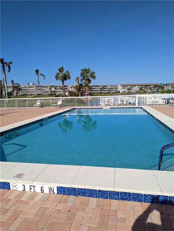 GOLFVIEW GOLF & RACQUET CLUB - Residential