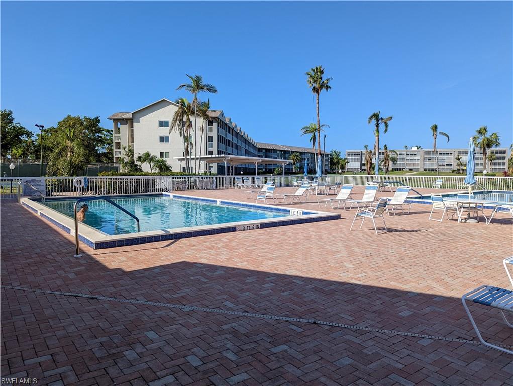 GOLFVIEW GOLF & RACQUET CLUB - Residential