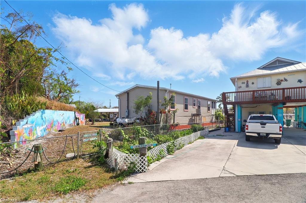 CHOKOLOSKEE - Residential