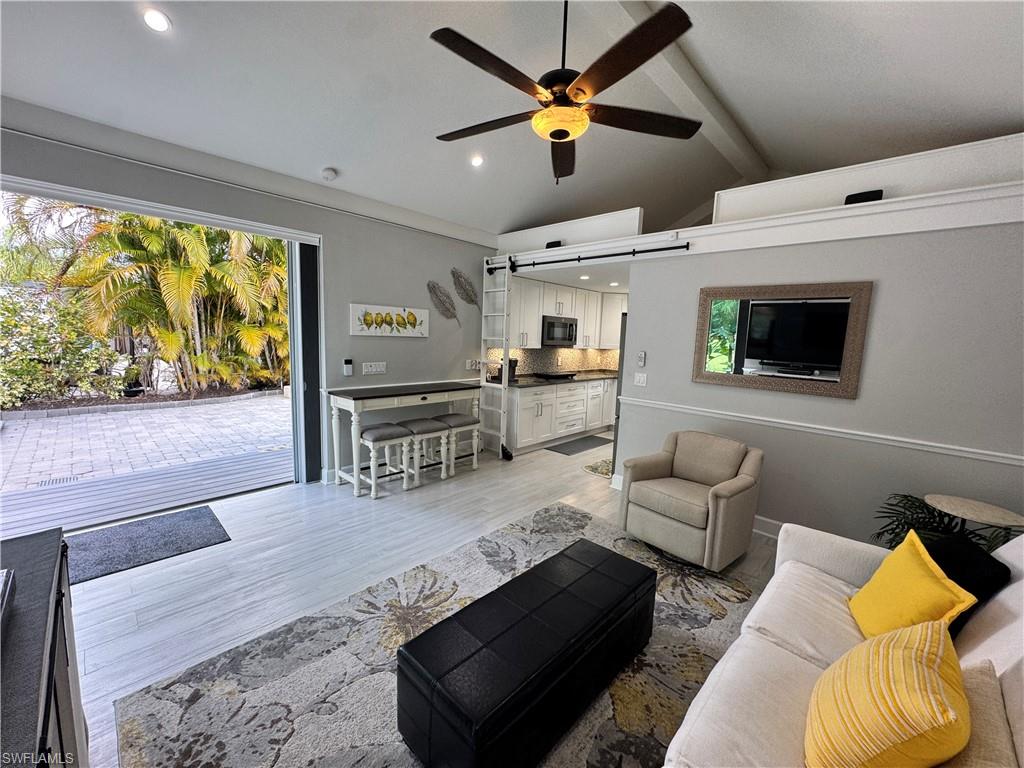 RIVERBEND MOTORCOACH RESORT - Land