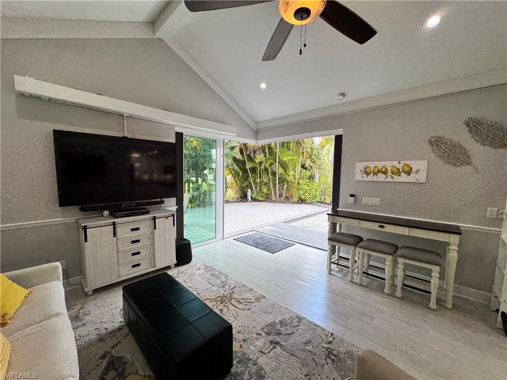 RIVERBEND MOTORCOACH RESORT - Land