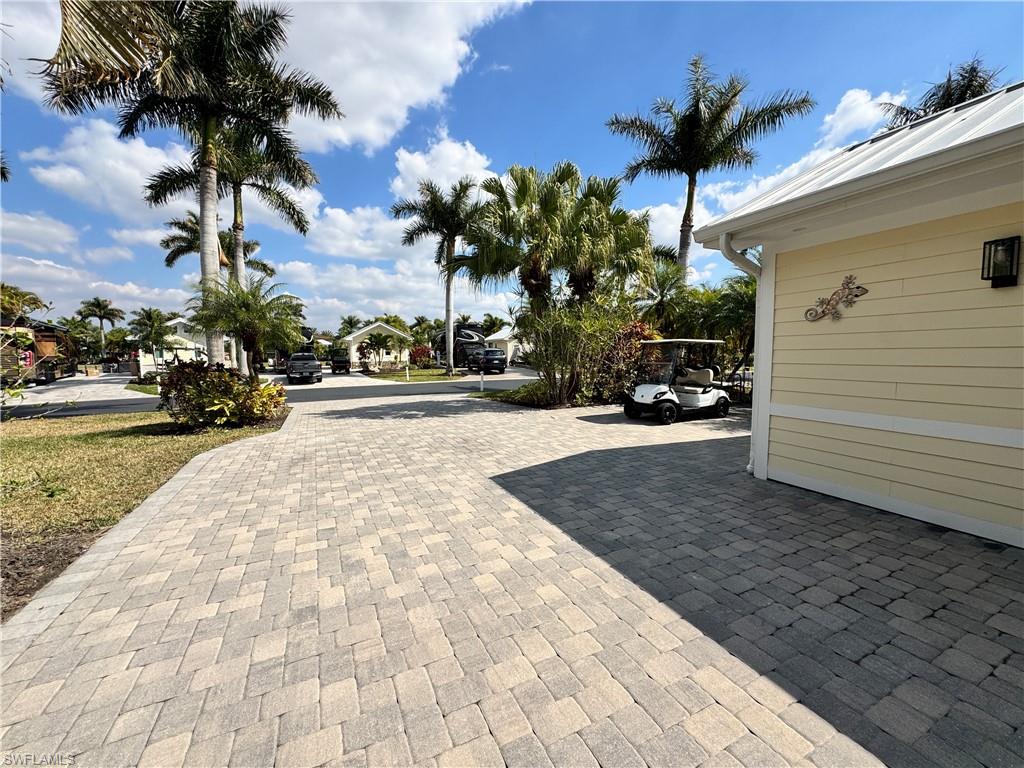 RIVERBEND MOTORCOACH RESORT - Land