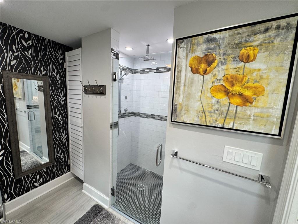 RIVERBEND MOTORCOACH RESORT - Land