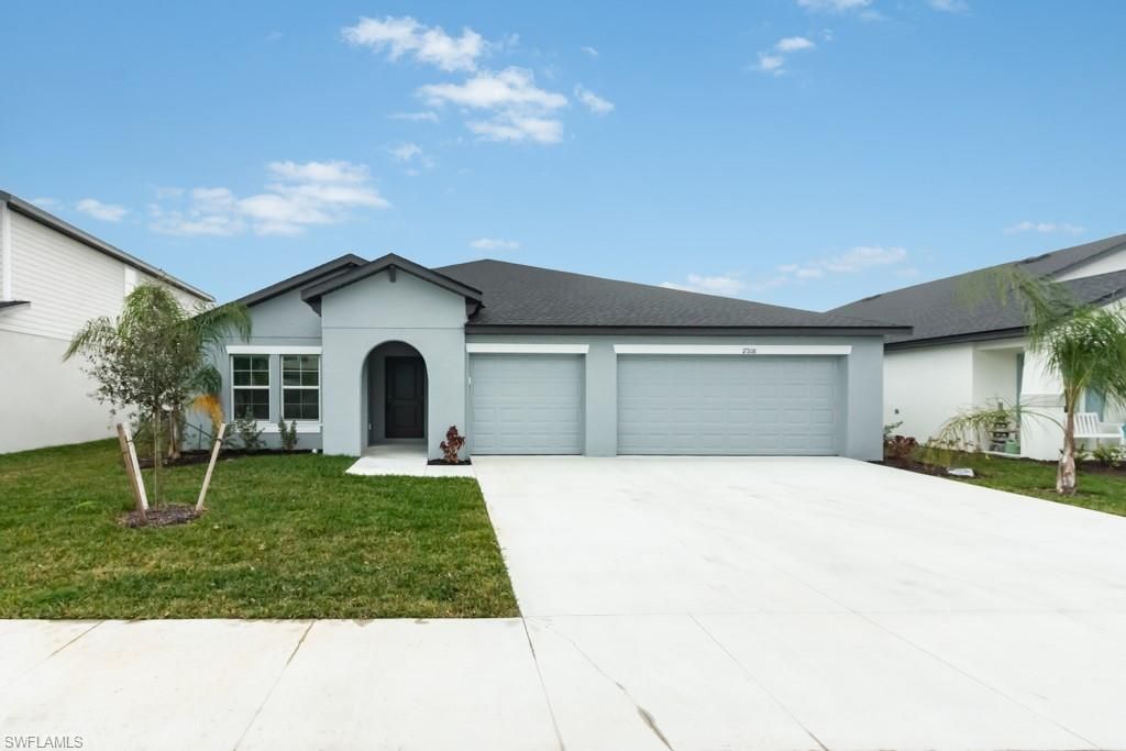 Photo of 17208 Monte Isola WAY, NORTH FORT MYERS, FL 33917 (MLS # 226013931)