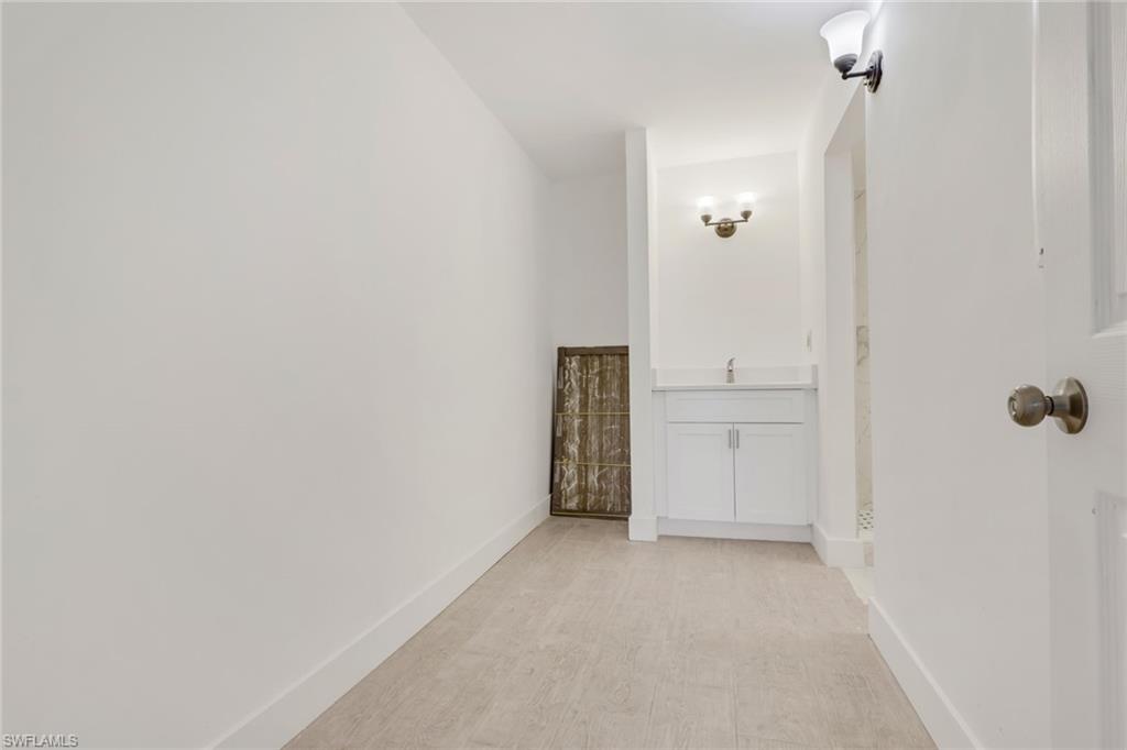 TOWERS CONDO - Residential