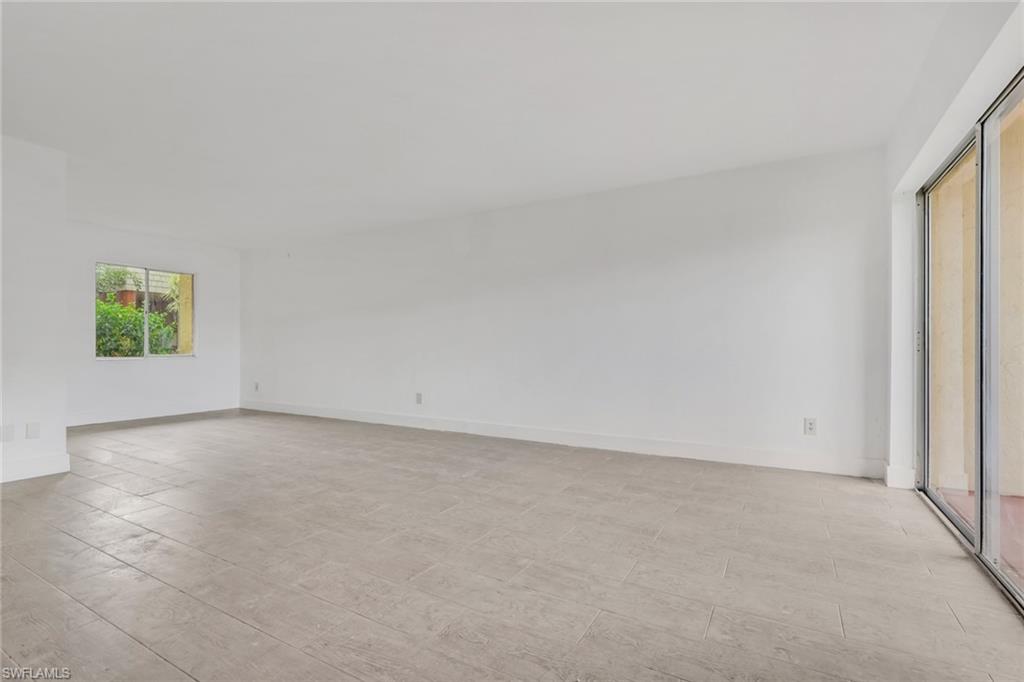 TOWERS CONDO - Residential