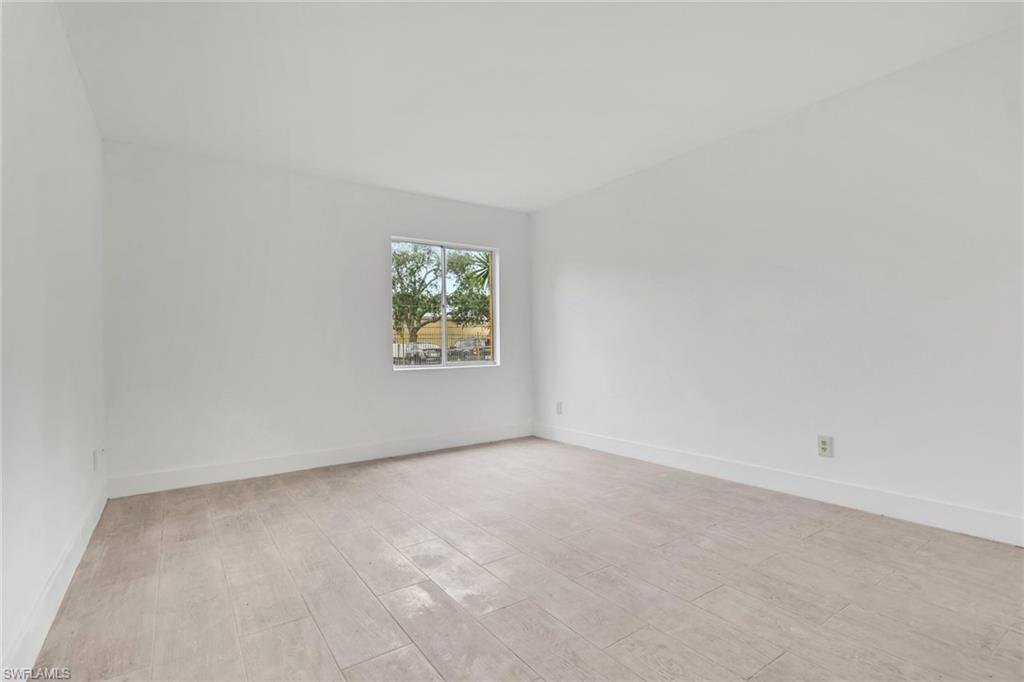 TOWERS CONDO - Residential