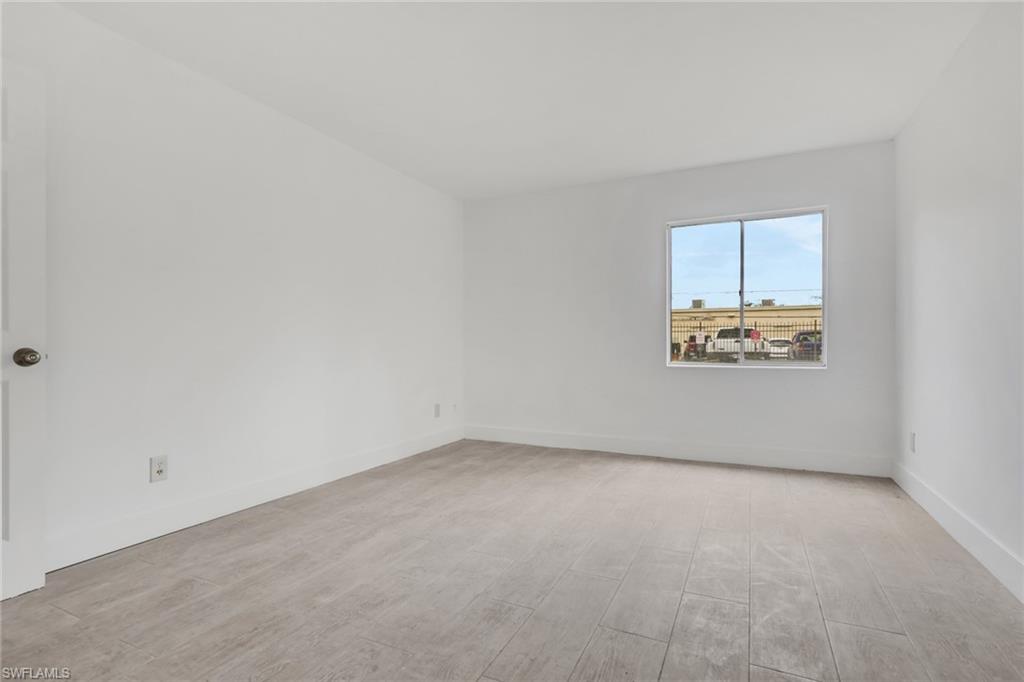 TOWERS CONDO - Residential