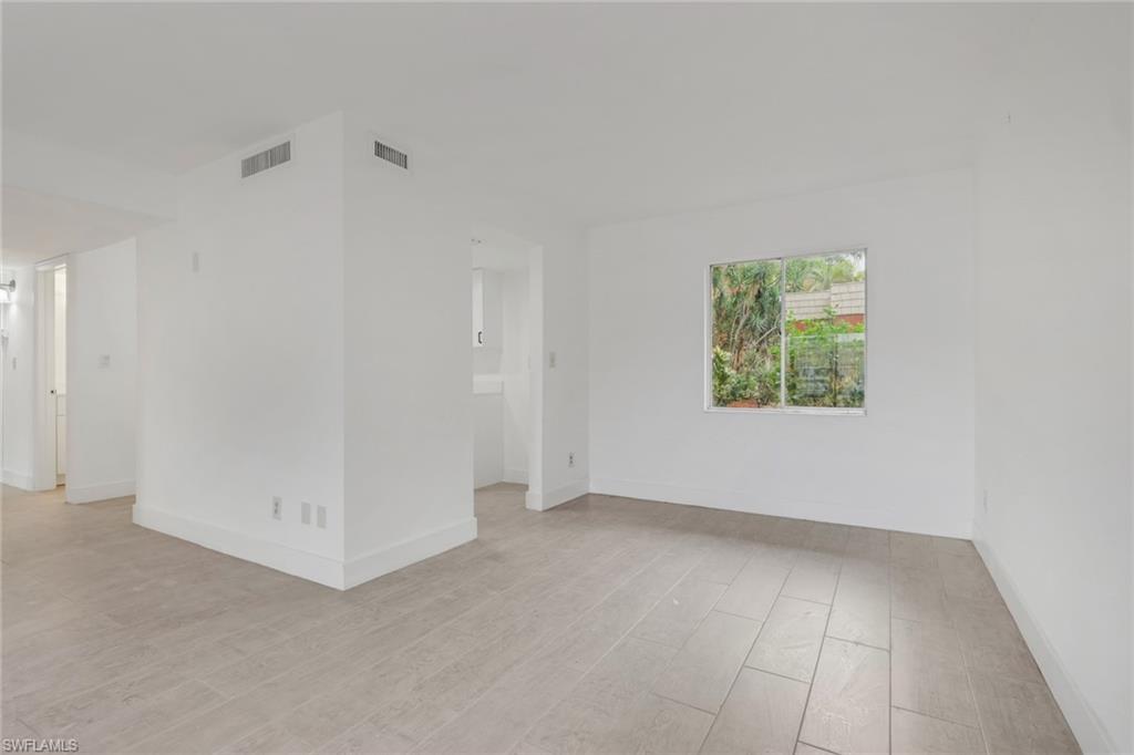 TOWERS CONDO - Residential