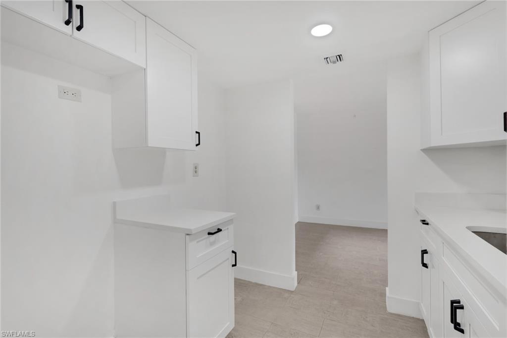 TOWERS CONDO - Residential