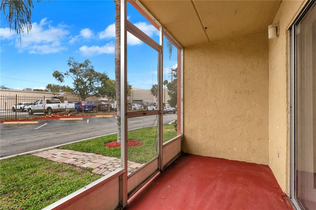 TOWERS CONDO - Residential