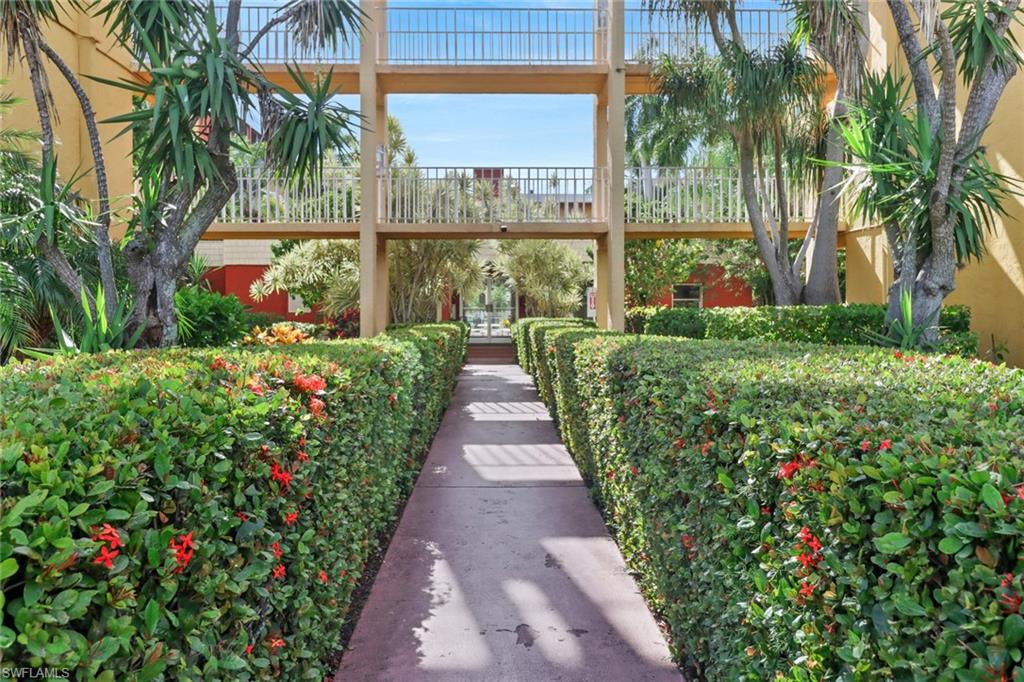 TOWERS CONDO - Residential