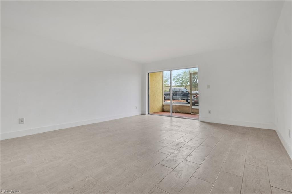 TOWERS CONDO - Residential