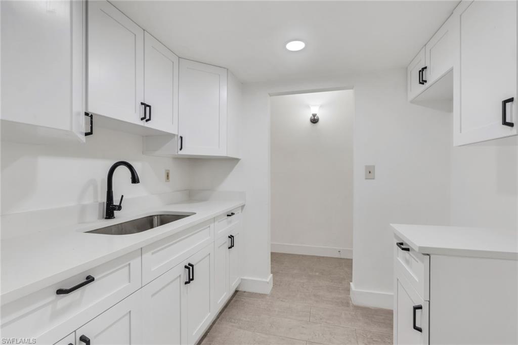 TOWERS CONDO - Residential