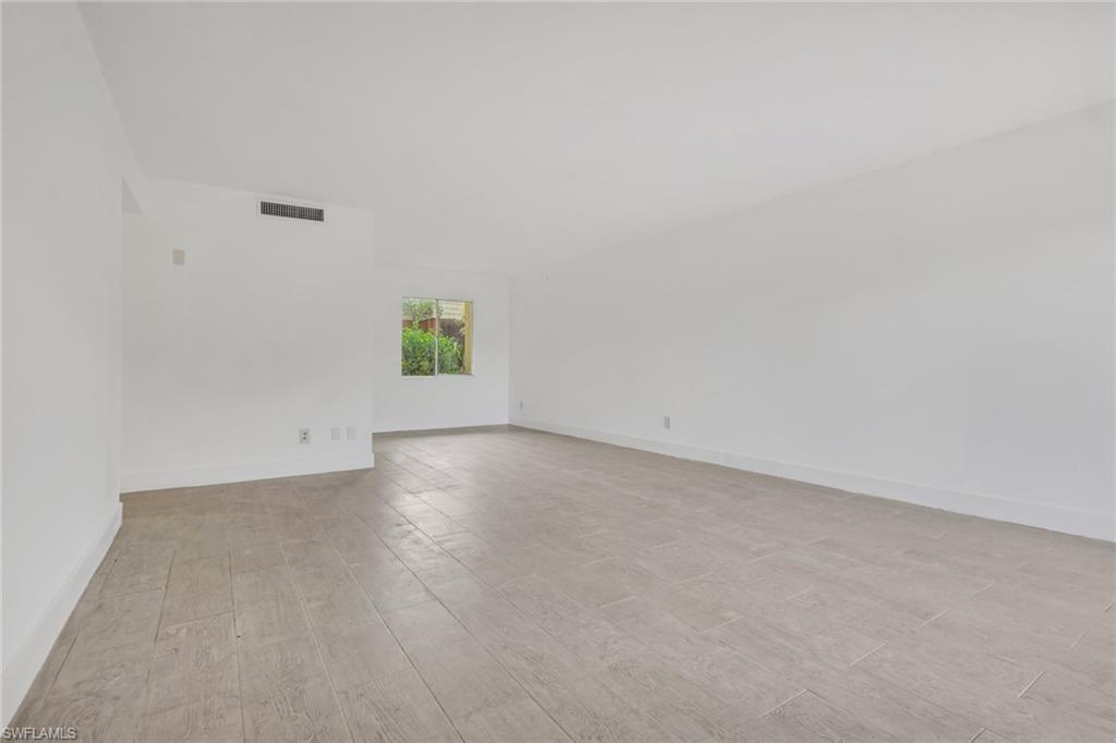 TOWERS CONDO - Residential