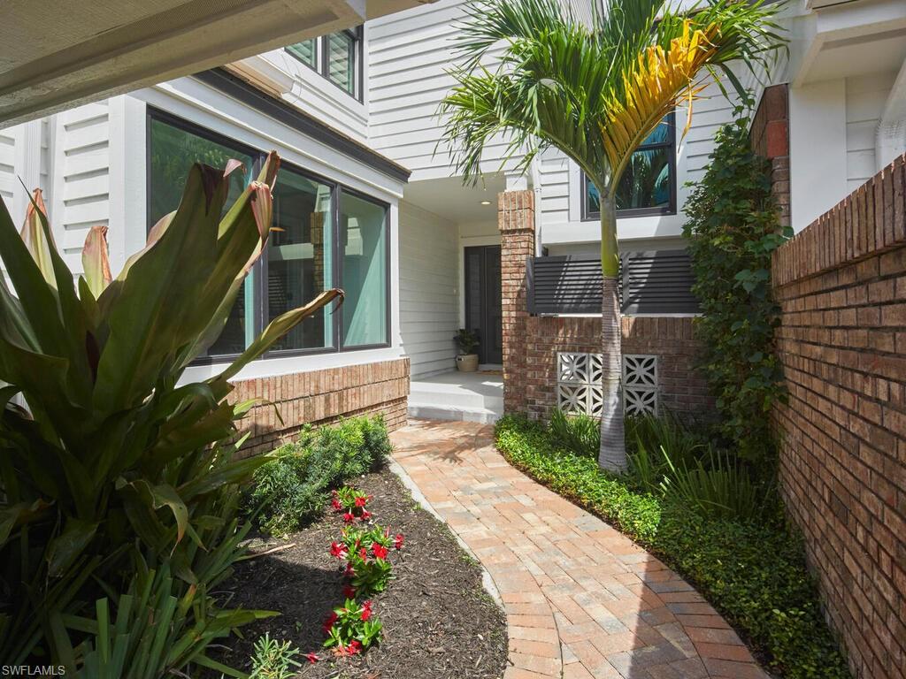 563 Park Shore DR G2