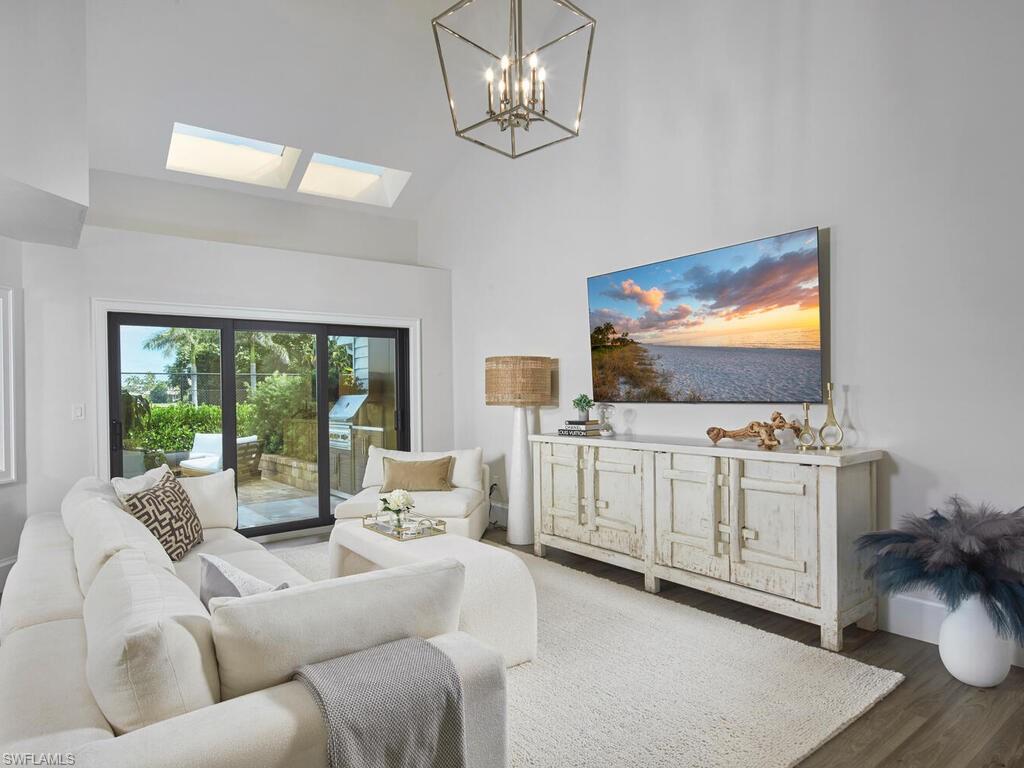 563 Park Shore DR G2