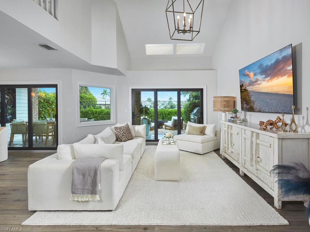 563 Park Shore DR G2