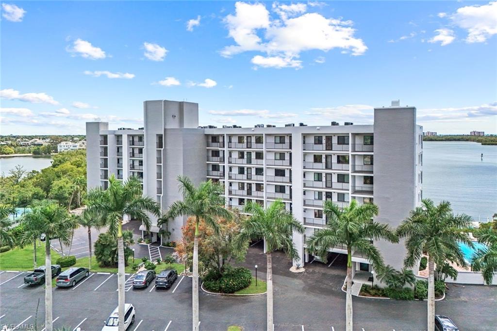 LITTLE HICKORY BAY - Residential