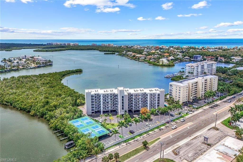 LITTLE HICKORY BAY - Residential