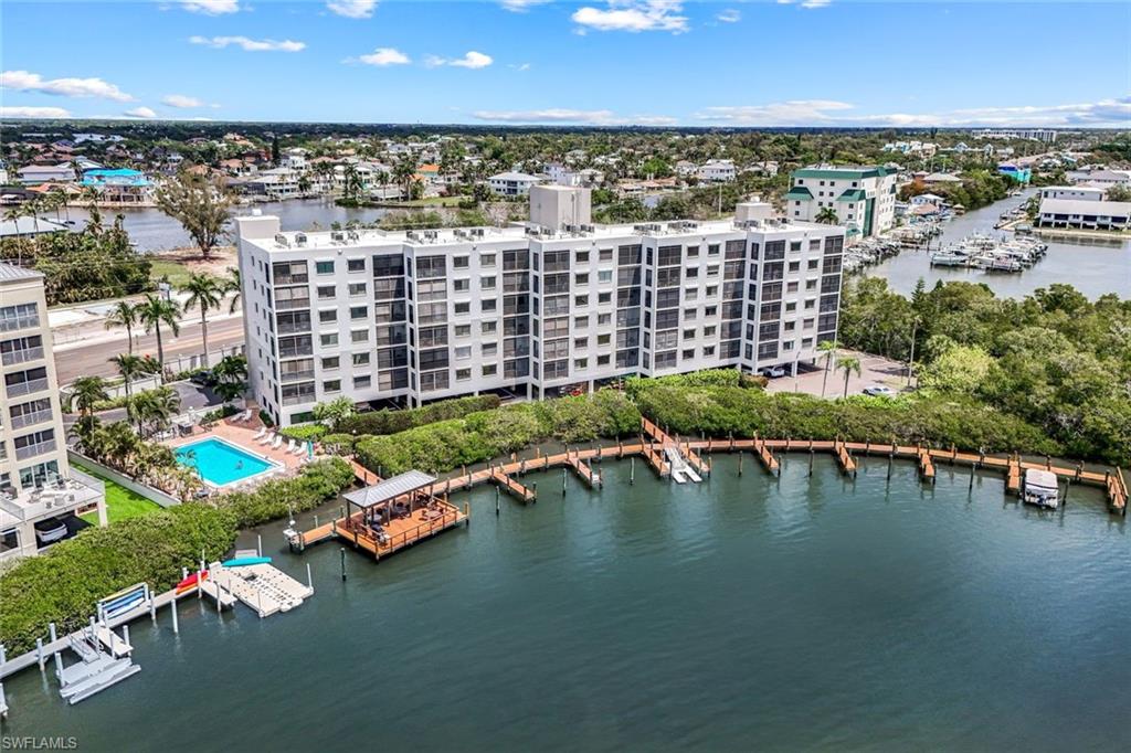 LITTLE HICKORY BAY - Residential