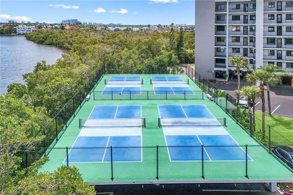 LITTLE HICKORY BAY - Residential