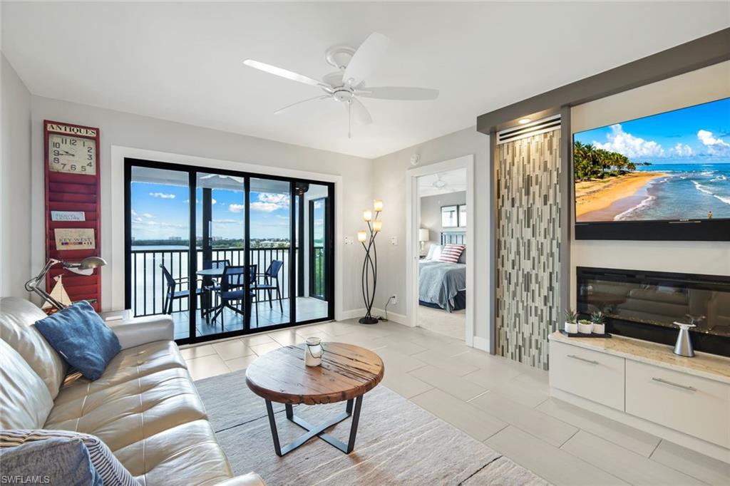 LITTLE HICKORY BAY - Residential