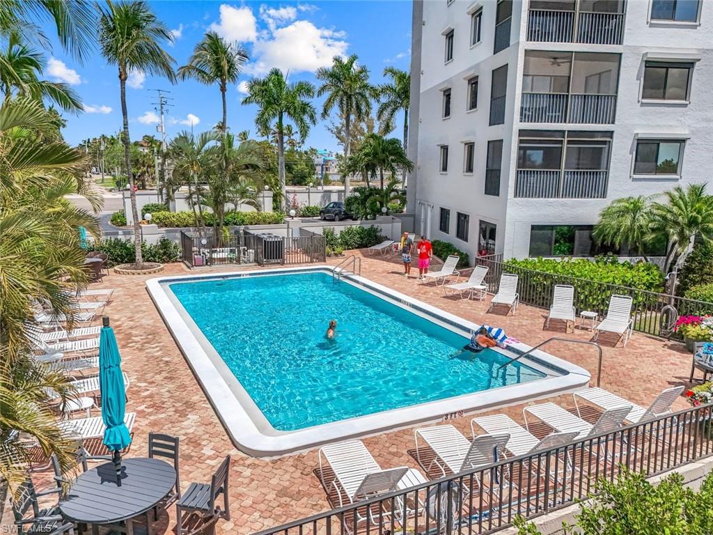 LITTLE HICKORY BAY - Residential