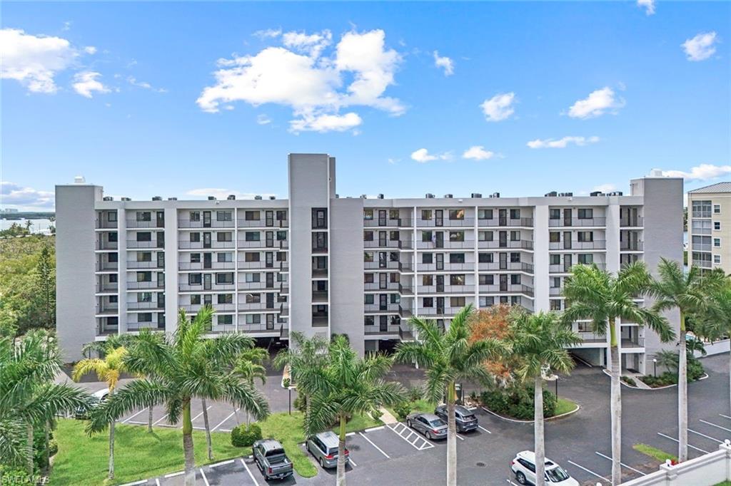 LITTLE HICKORY BAY - Residential