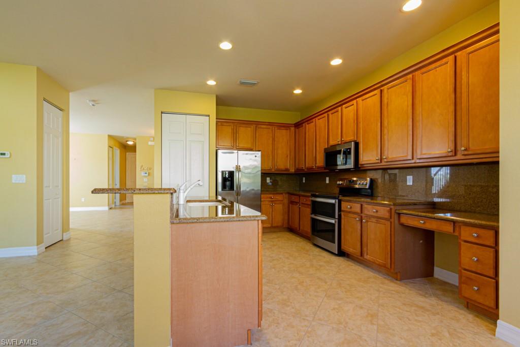 BOTANICA LAKES - Residential