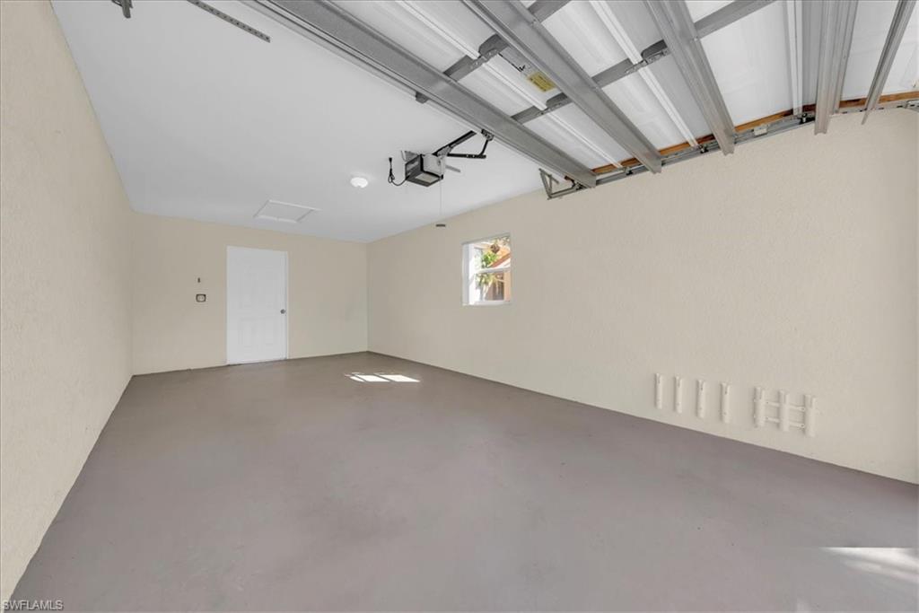 AMELIA LAKE - Residential