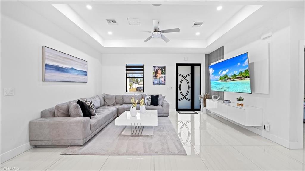 CAPE CORAL - Residential