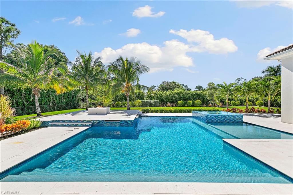 PINE RIDGE - Residential