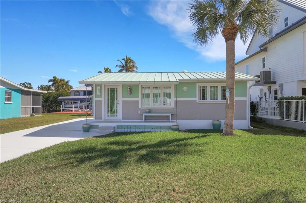 Photo of 1278 Rainbow CT, NAPLES, FL 34110 (MLS # 226010890)