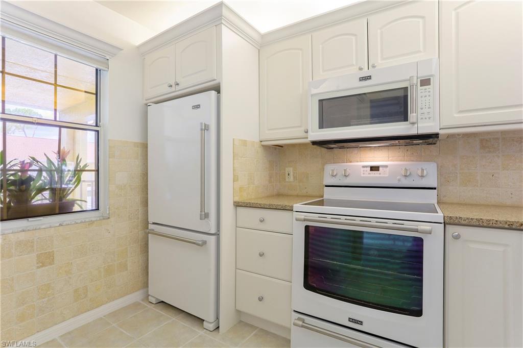 GREENWOOD VILLAGE AT KINGS LAKE - Residential