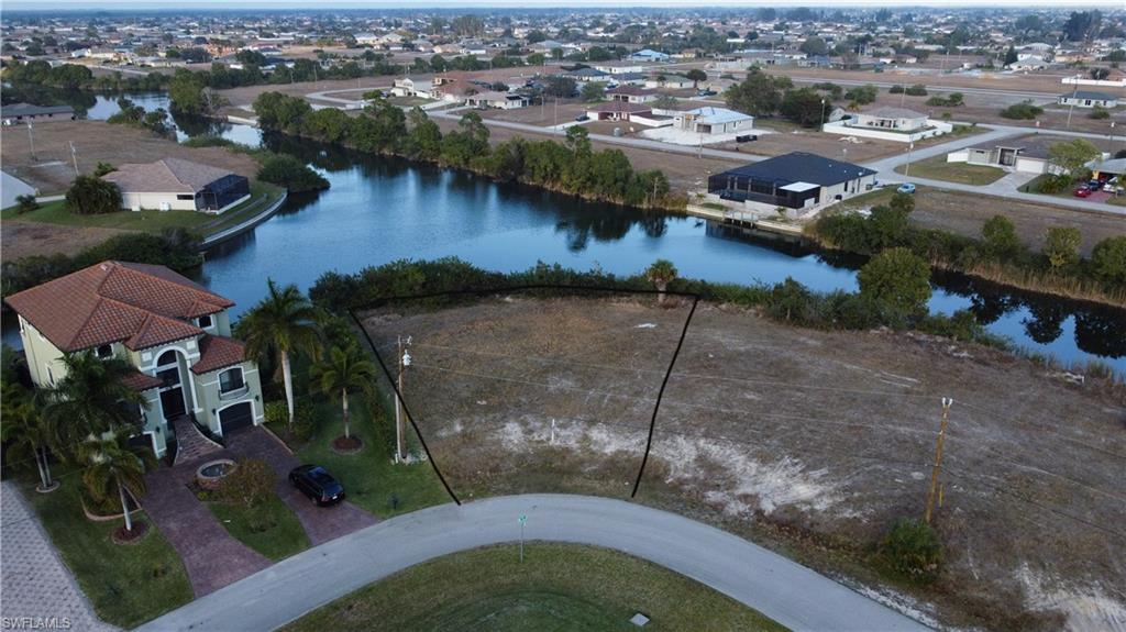 CAPE CORAL - Land