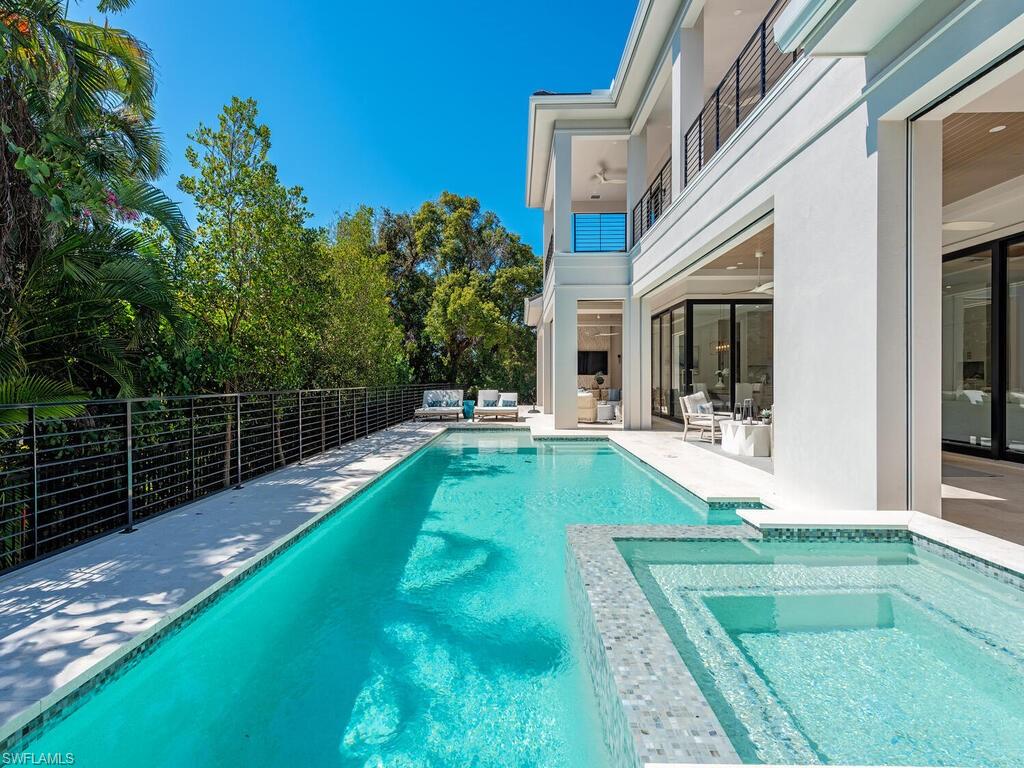 PARK SHORE - Residential