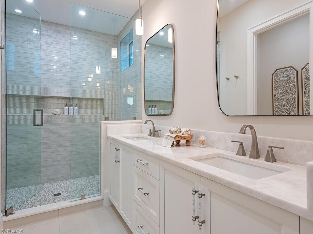 PARK SHORE - Residential