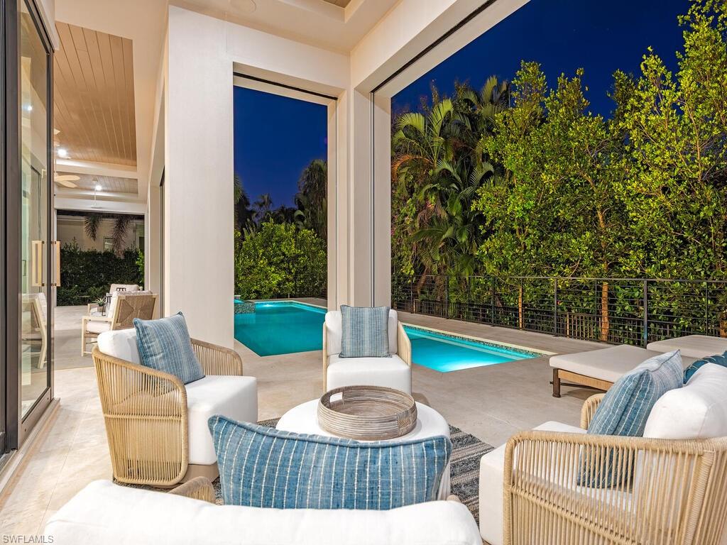 PARK SHORE - Residential