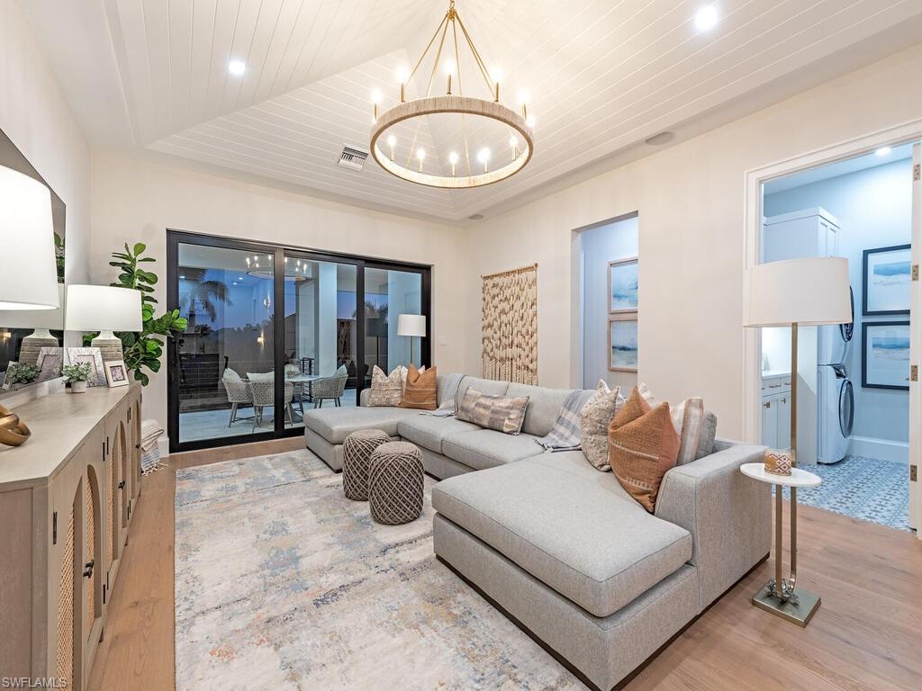 PARK SHORE - Residential