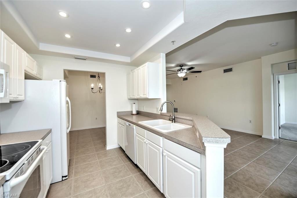 SABAL POINTE - Residential