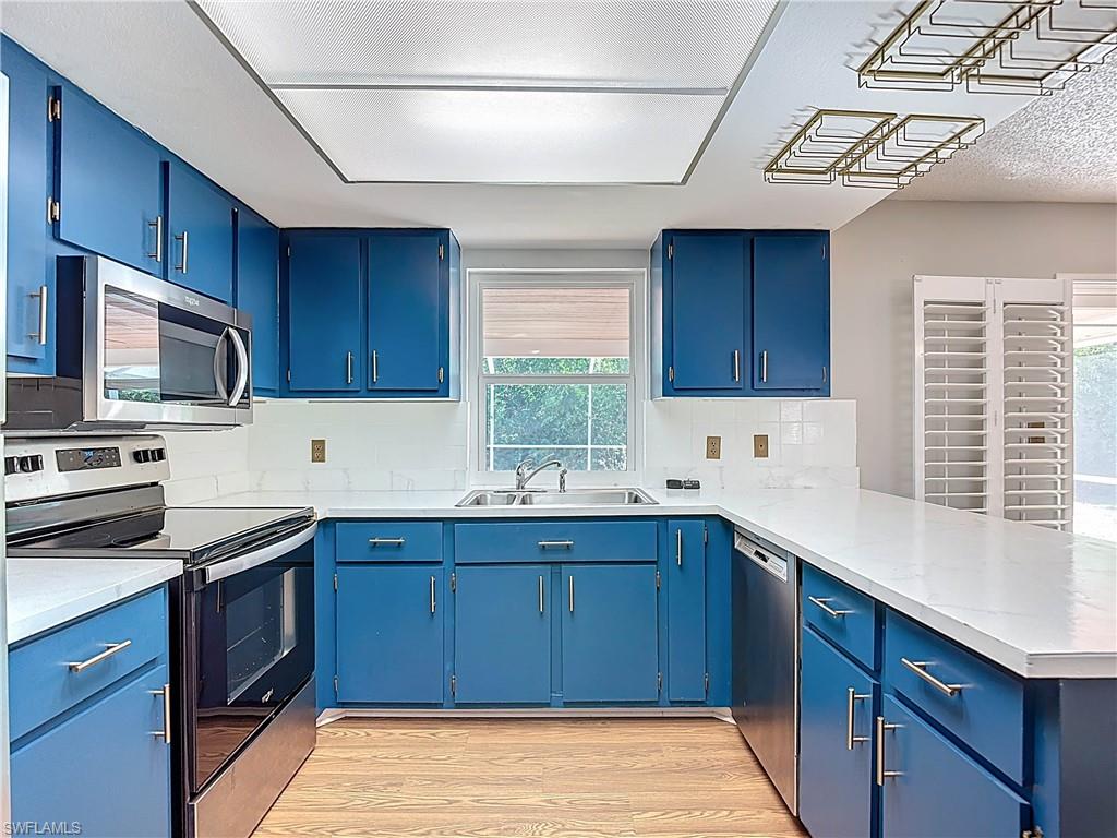 TROPICAL HOMESITES - Residential