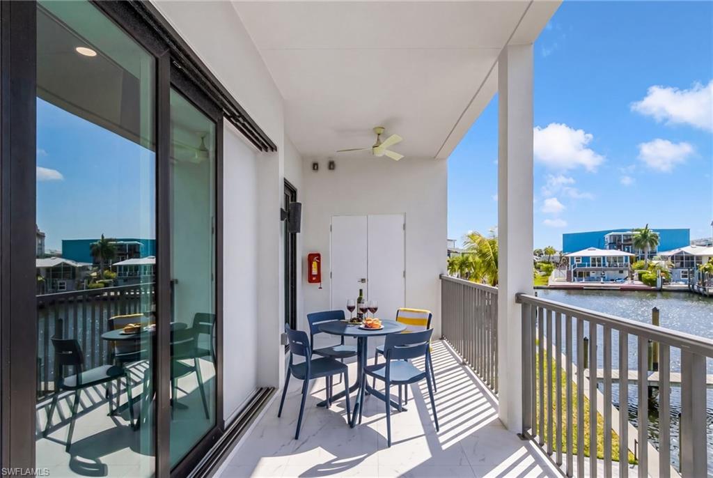 ISLAND SHORES - Residential