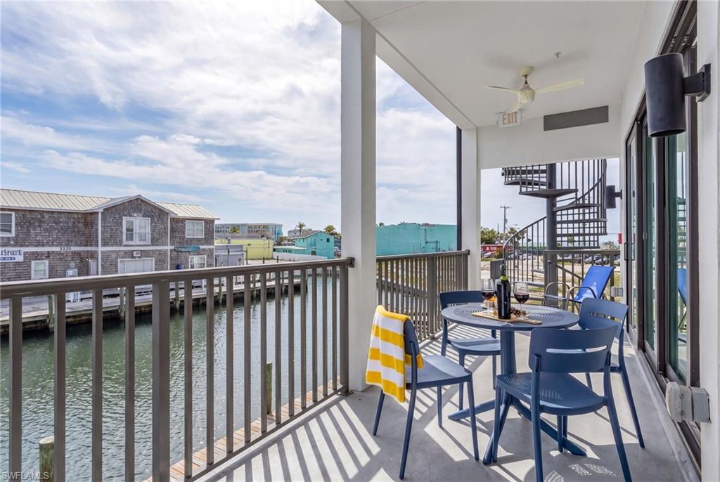 ISLAND SHORES - Residential