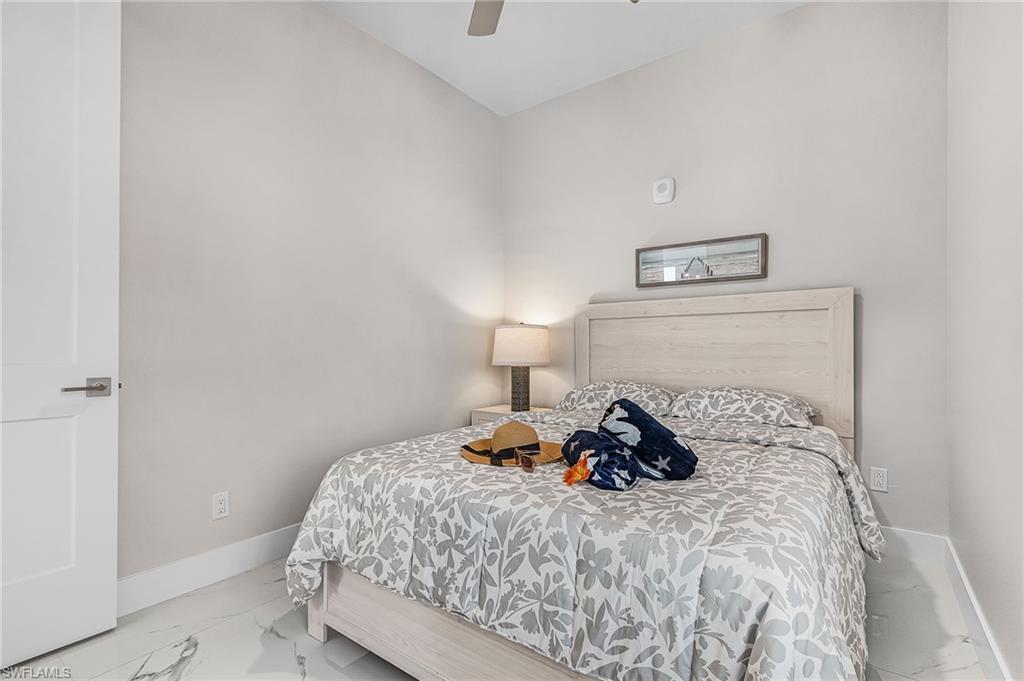 ISLAND SHORES - Residential